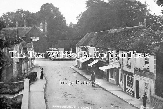 BK 860 - Pangbourne Village, Berkshire c1920