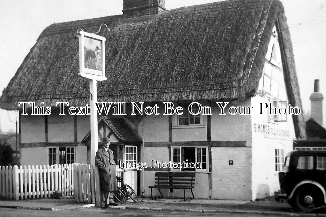 BK 870 - The Greyhound Pub, Tidmarsh, Berkshire