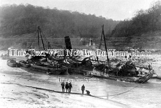 BR 551 - SS Tweed Trawler Aground, River Avon, Bristol