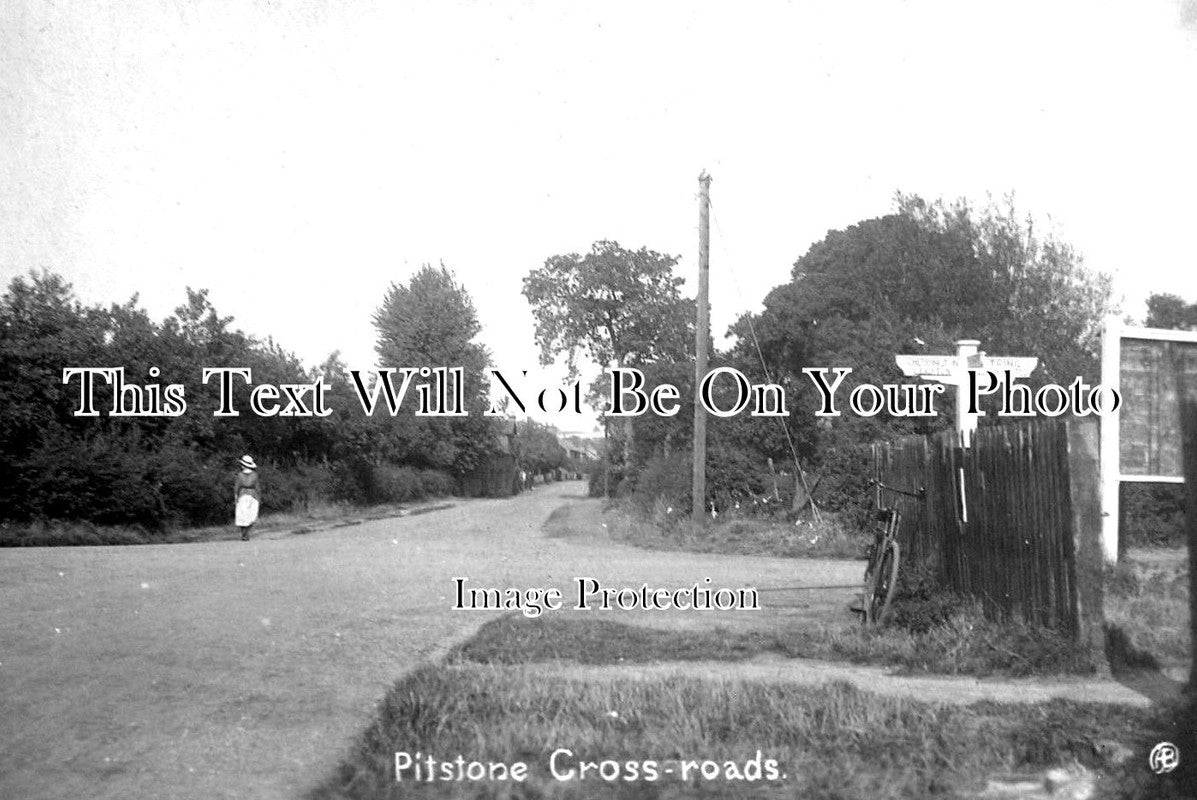 BU 1375 - The CrossRoads At Pitstone, Buckinghamshire – JB Archive