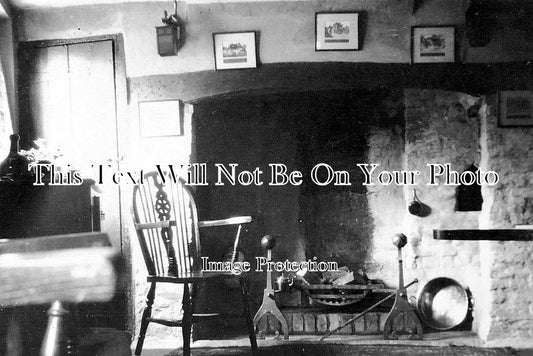 BU 1388 - Interior Of Crocus Tea Cottage, Denham, Buckinghamshire