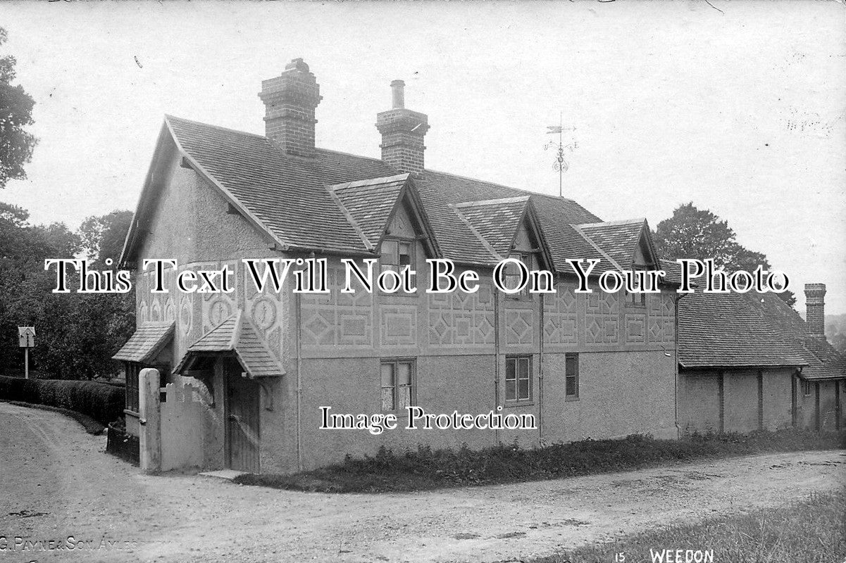 BU 142 - Lodge House, Weedon, Buckinghamshire c1910