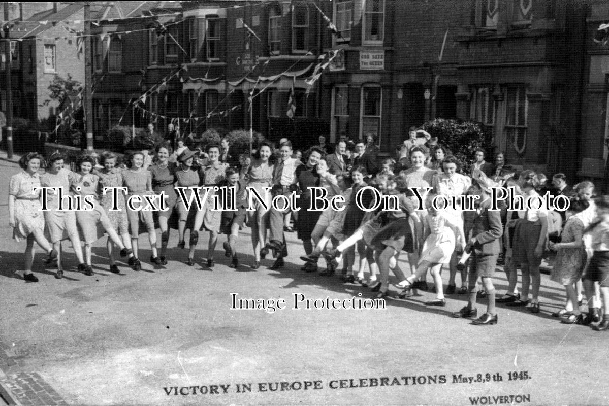 BU 153 - V.E Day Celebrations, Wolverton, Buckinghamshire c1945