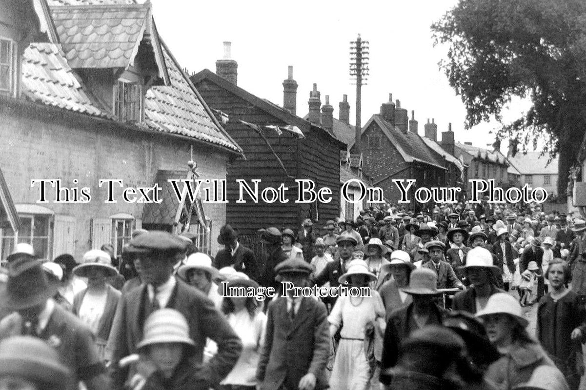 BU 1768 - Procession, High Street, Wangford, Buckinghamshire
