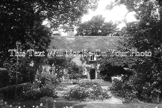 BU 1902 - House Near Buckingham, Buckinghamshire