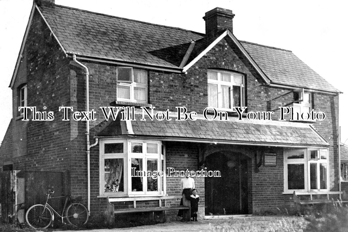 BU 1912 - The Robin Hood Pub, Bufflers Holt, Water Stratford, Buckinghamshire c1915