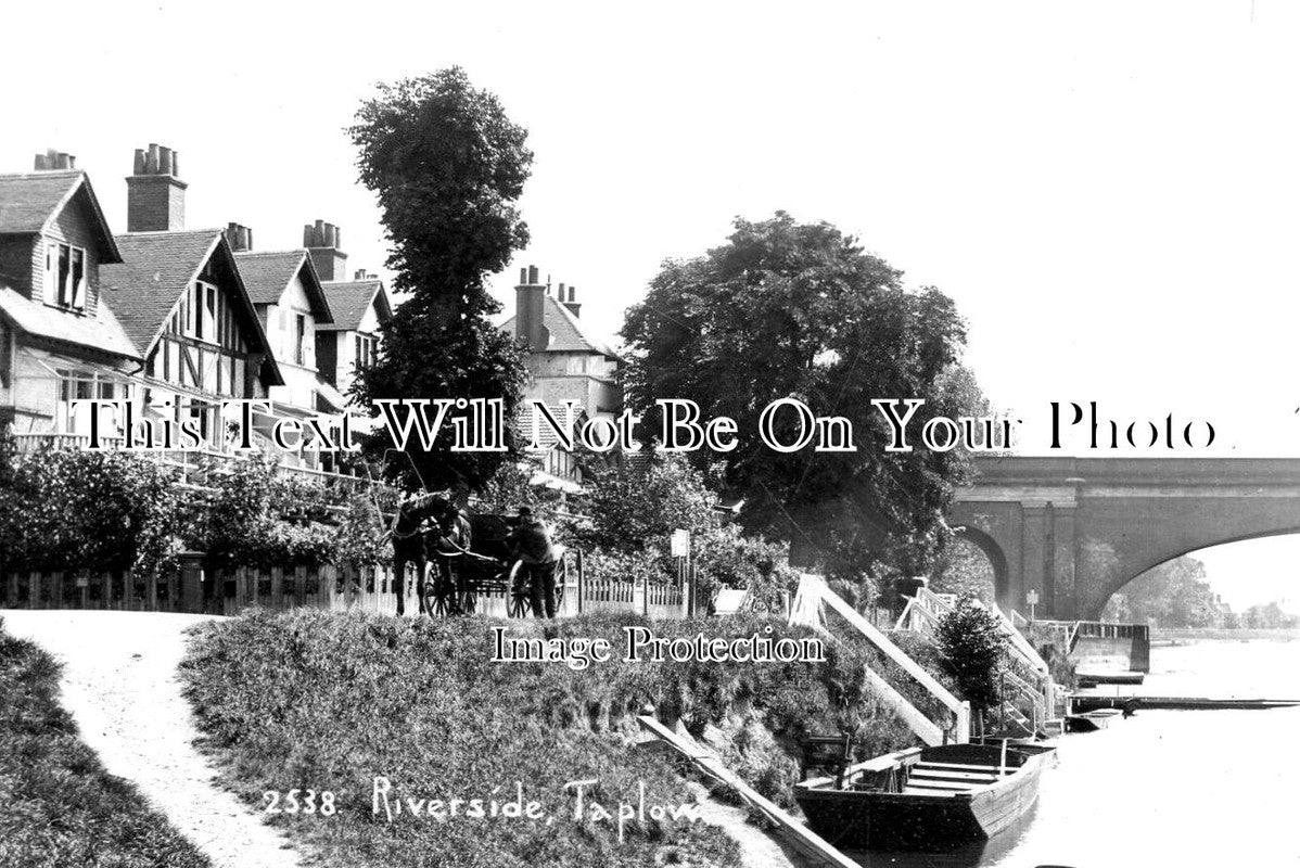 BU 1933 - Riverside, Taplow, Buckinghamshire