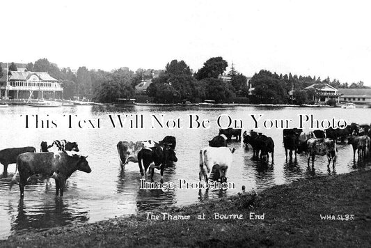 BU 1937 - The River Thames At Bourne End, Buckinghamshire