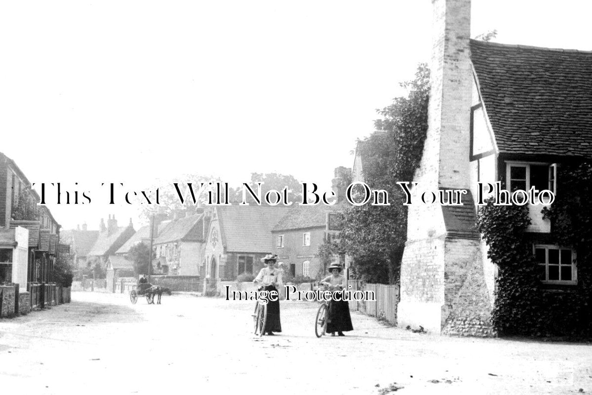 BU 2015 - Well End Near Marlow, Buckinghamshire