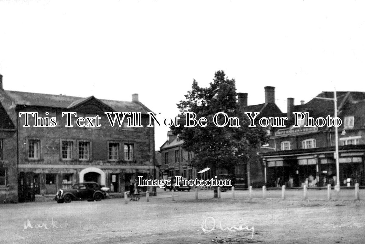 BU 2113 - Olney Market Place, Buckinghamshire c1949