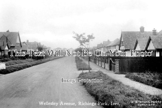 BU 2369 - Wellesley Avenue, Richings Park, Iver, Buckinghamshire