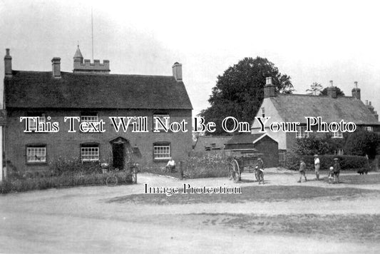 BU 2412 - The Crown Pub, Great Horwood, Buckinghamshire c1912