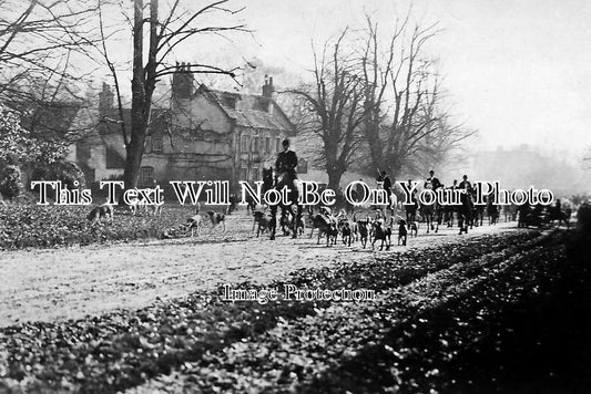 BU 270 - Hunting Meet, The Feathers Pub, Burnham, Buckinghamshire c1907