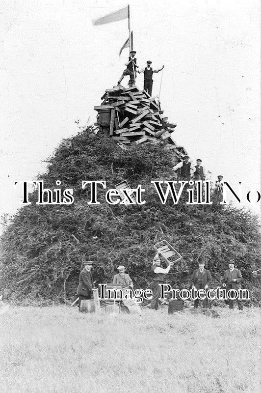 BU 332 - King George V Coronation Bonfire, Stokenchurch, Buckinghamshire 1911