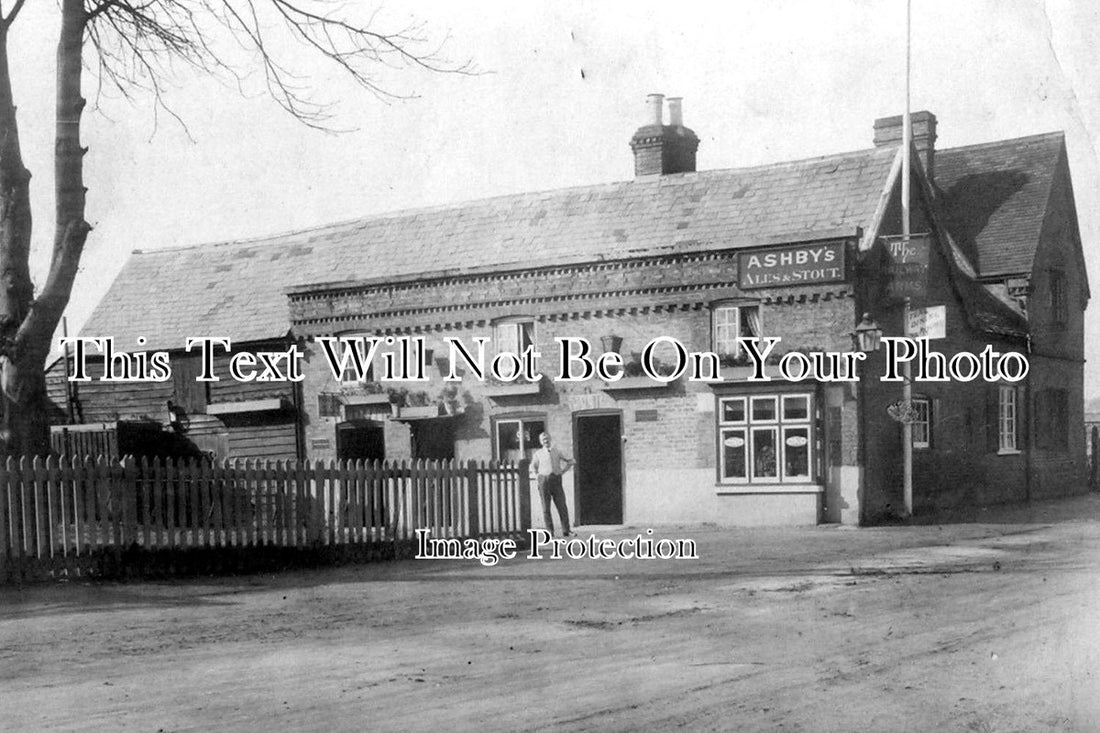 BU 560 The Railway Arms, Wraysbury, Buckinghamshire c1914 JB Archive