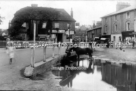 BU 71 - Pond & Greyhound Inn, Chalfont St Peter, Buckinghamshire c1912