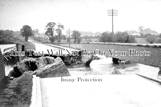 BU 883 - Haverton  Road Bridge Flood Damage, Wolverton, Buckinghamshire