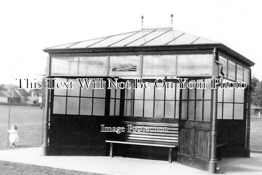 CA 1415 - Memorial Shelter, Great Shelford, Cambridge, Cambridgeshire