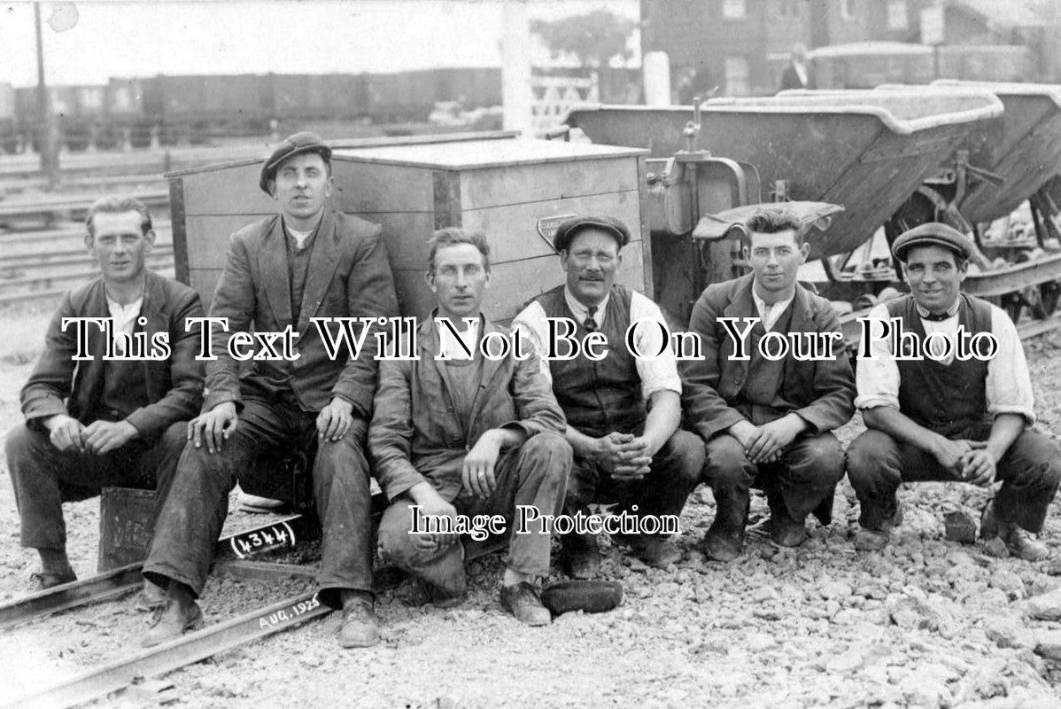 CA 438 - Railway Workers At Ely, Cambridgeshire c1925