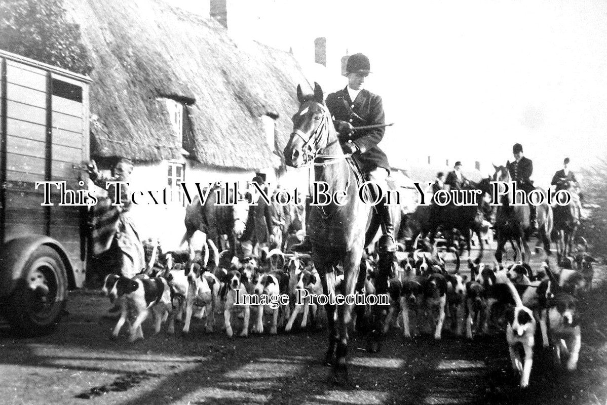 CA 715 - Foxhunting At Sawtry, Cambridgeshire