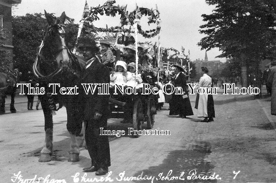 CH 1045 - Church Sunday Parade, Frodsham, Cheshire c1915