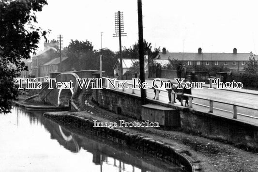 CH 1170 - Canal & Main Road, Middlewich, Cheshire