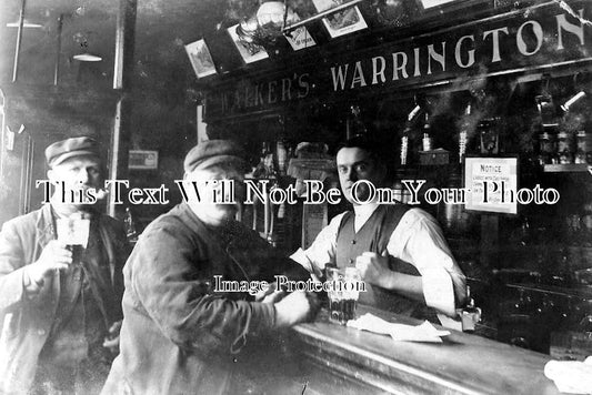 CH 1343 - Bar Scene Of A Walkers Of Warrington Inn, Cheshire c1908