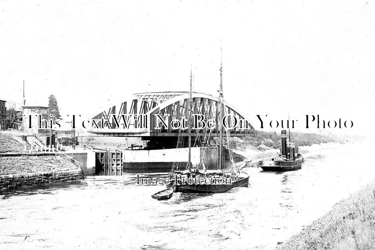 CH 1550 - Swing Bridge, Stockton Heath, Cheshire