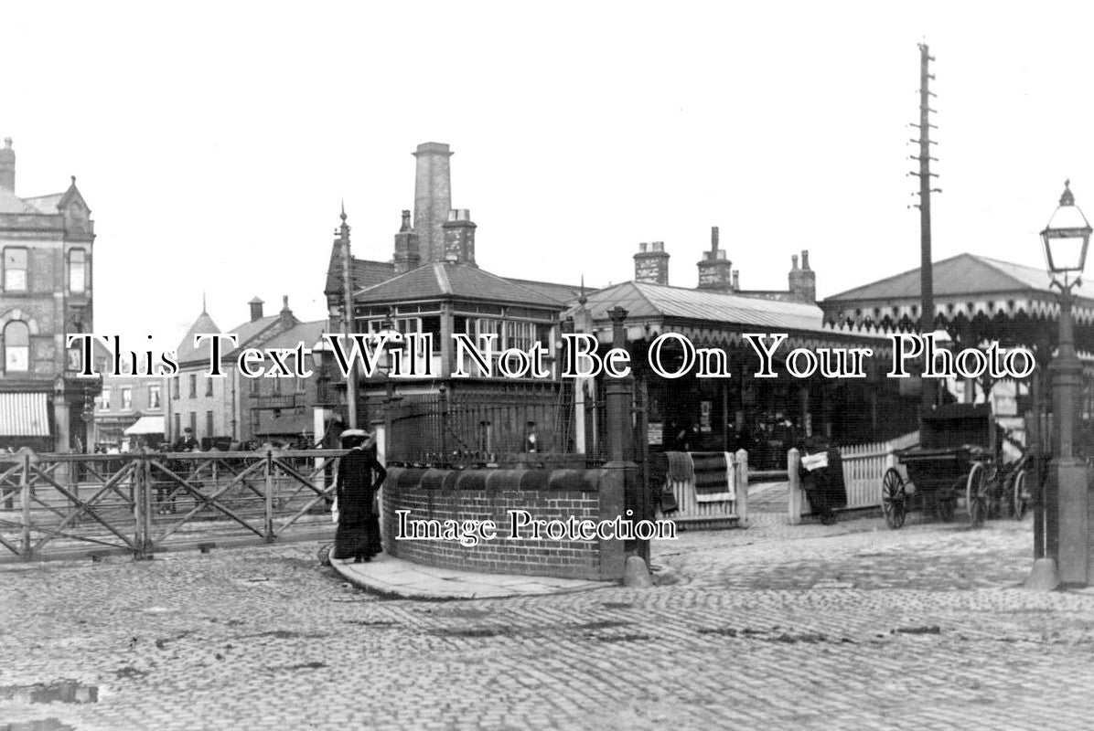 CH 1695 - Hale Railway Station, Cheshire