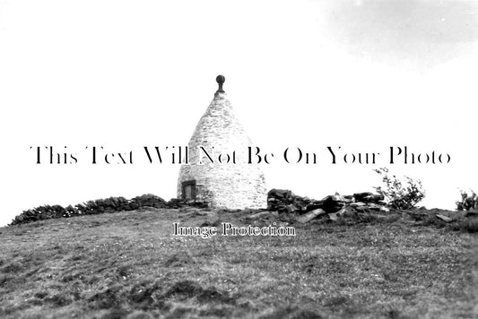 CH 1700 - White Nancy, Bollington, Macclesfield, Cheshire