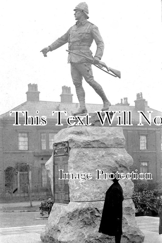CH 1709 - Soldier Stature, Warrington, Cheshire