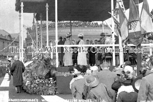 CH 1803 - The Queen Converses With Mayoress Of Widnes, Cheshire 1913