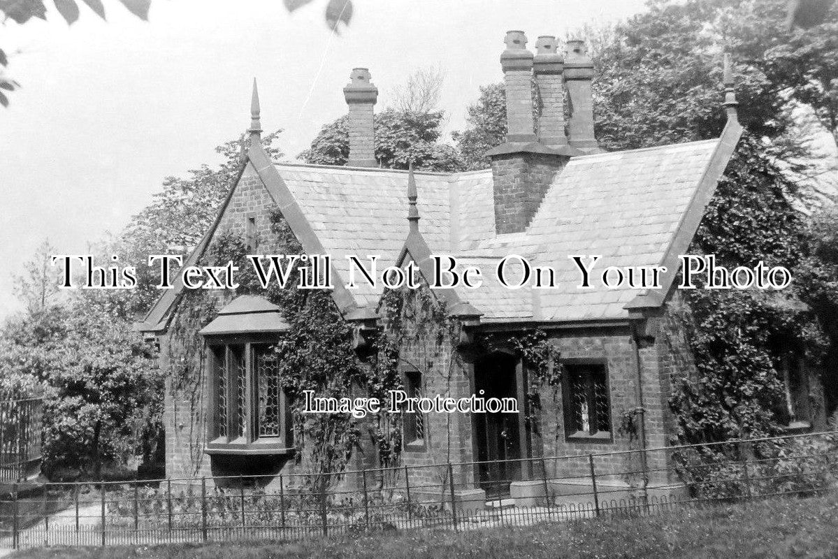 CH 182 - The Poplars, Walton Hall Lodge, Cheshire