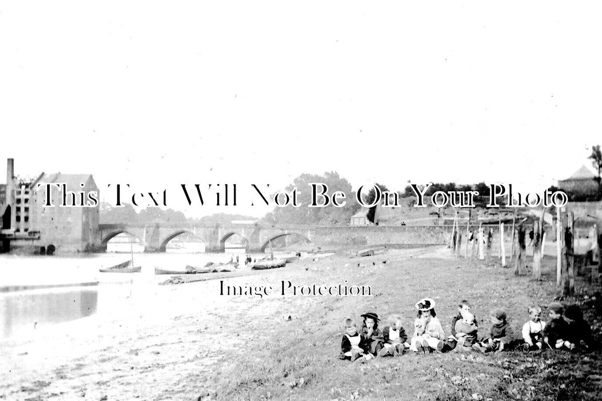 CH 2187 - By The River At Chester, Cheshire c1907