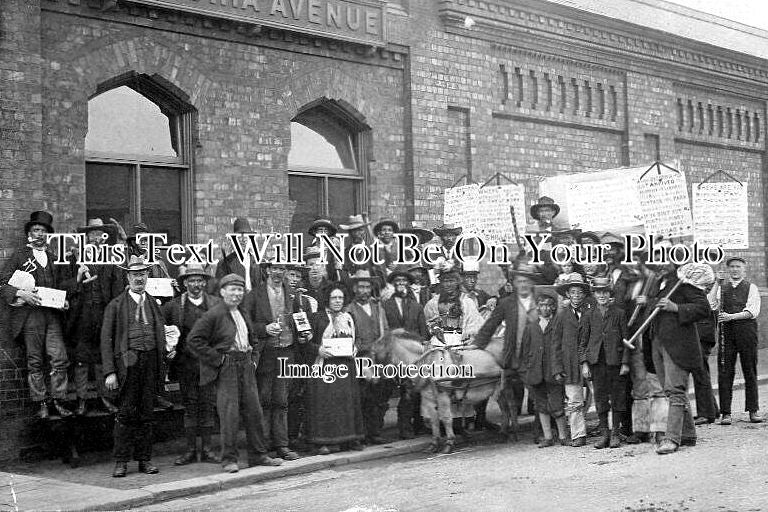 CH 2315 - Group In Victoria Avenue, Crewe, Cheshire c1908