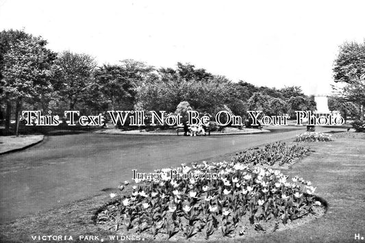 CH 2542 - Victoria Park, Widnes, Cheshire c1966