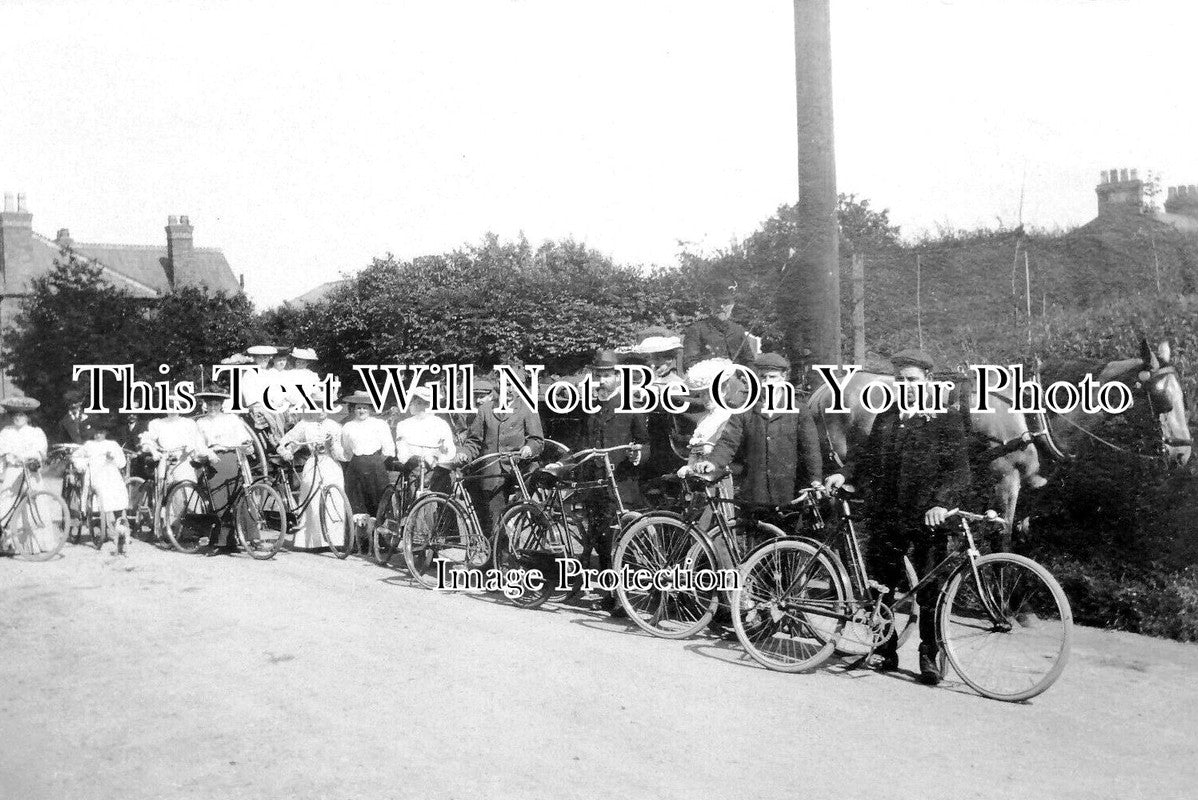 CH 2707 - Cycling At Wirral, Cheshire