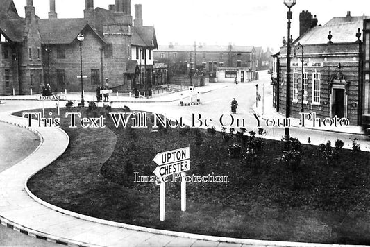 CH 2736 - The Cross, Moreton, Cheshire