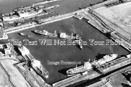 CH 3134 - The Queen Elizabeth II Dock, Ellesmere Port, Cheshire