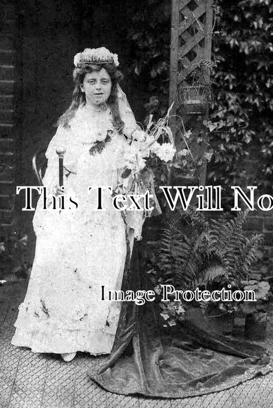 CH 864 - The Pretty Rose Queen, Helsby, Cheshire c1908