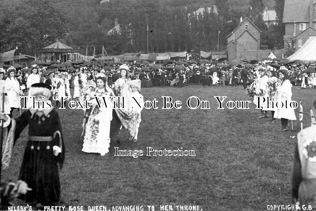 CH 870 - Queen Going To Throne, Helsby Rose Fete, Cheshire