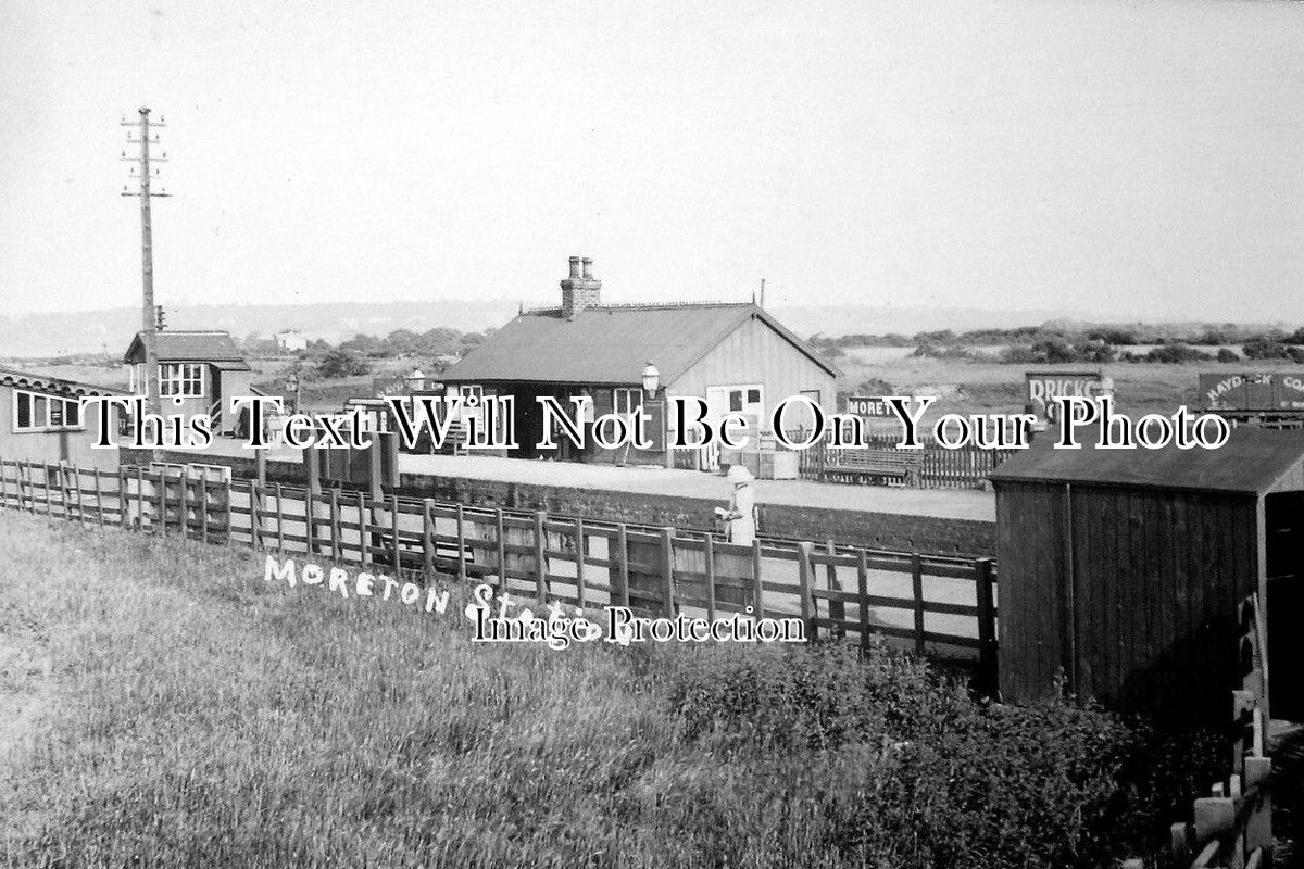 CH 893 - Moreton Railway Station, Wirral, Cheshire