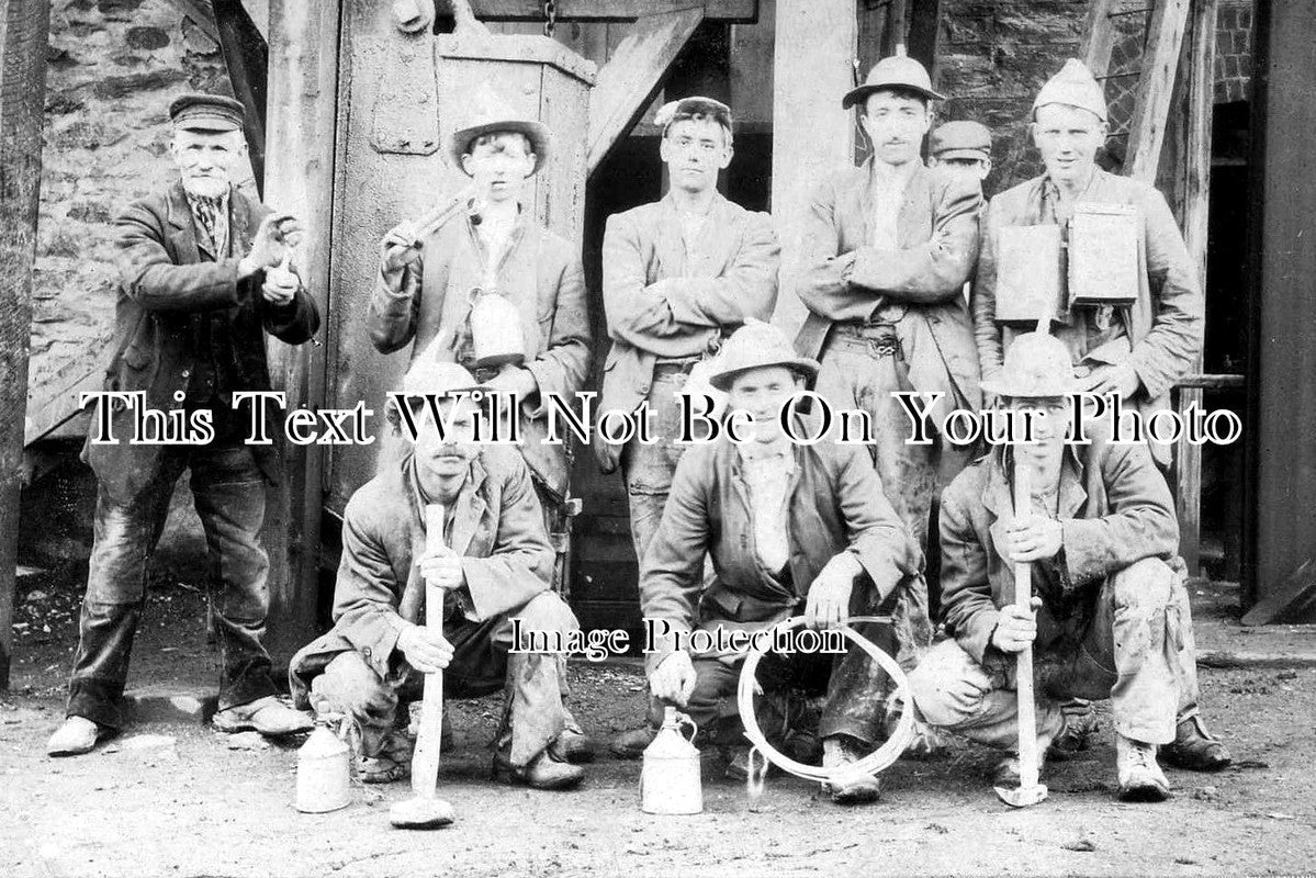 CO 1258 - A Group Of Cornish Miners, Cornwall