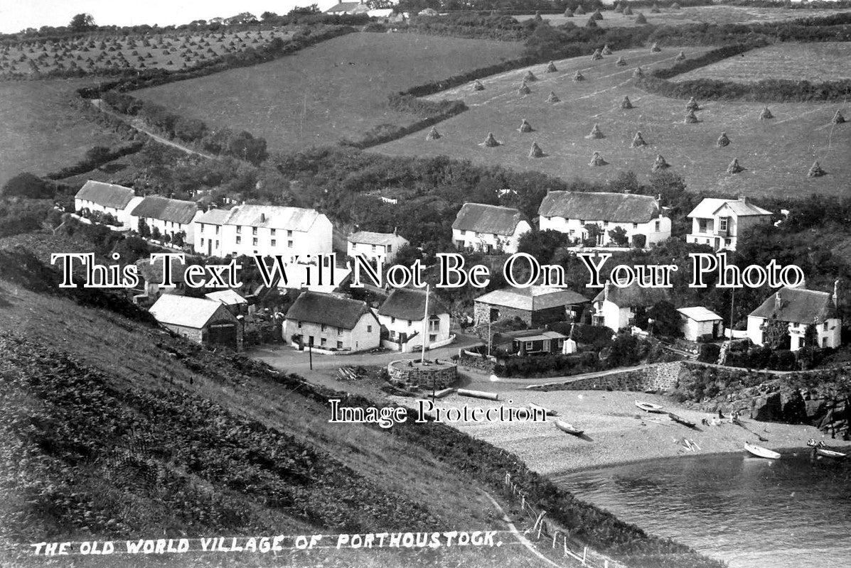 CO 1371 - The Old World Village, Porthoustock, Cornwall c1908