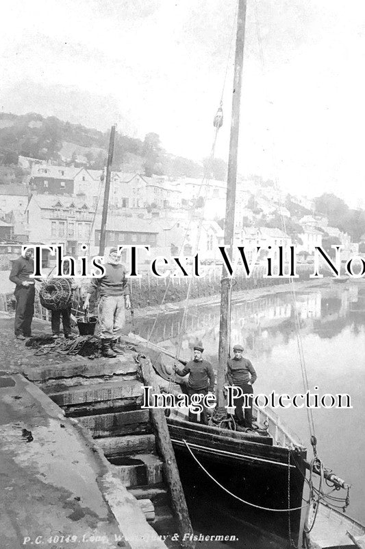 CO 1412 - West Quay & Fisherman, Looe, Cornwall