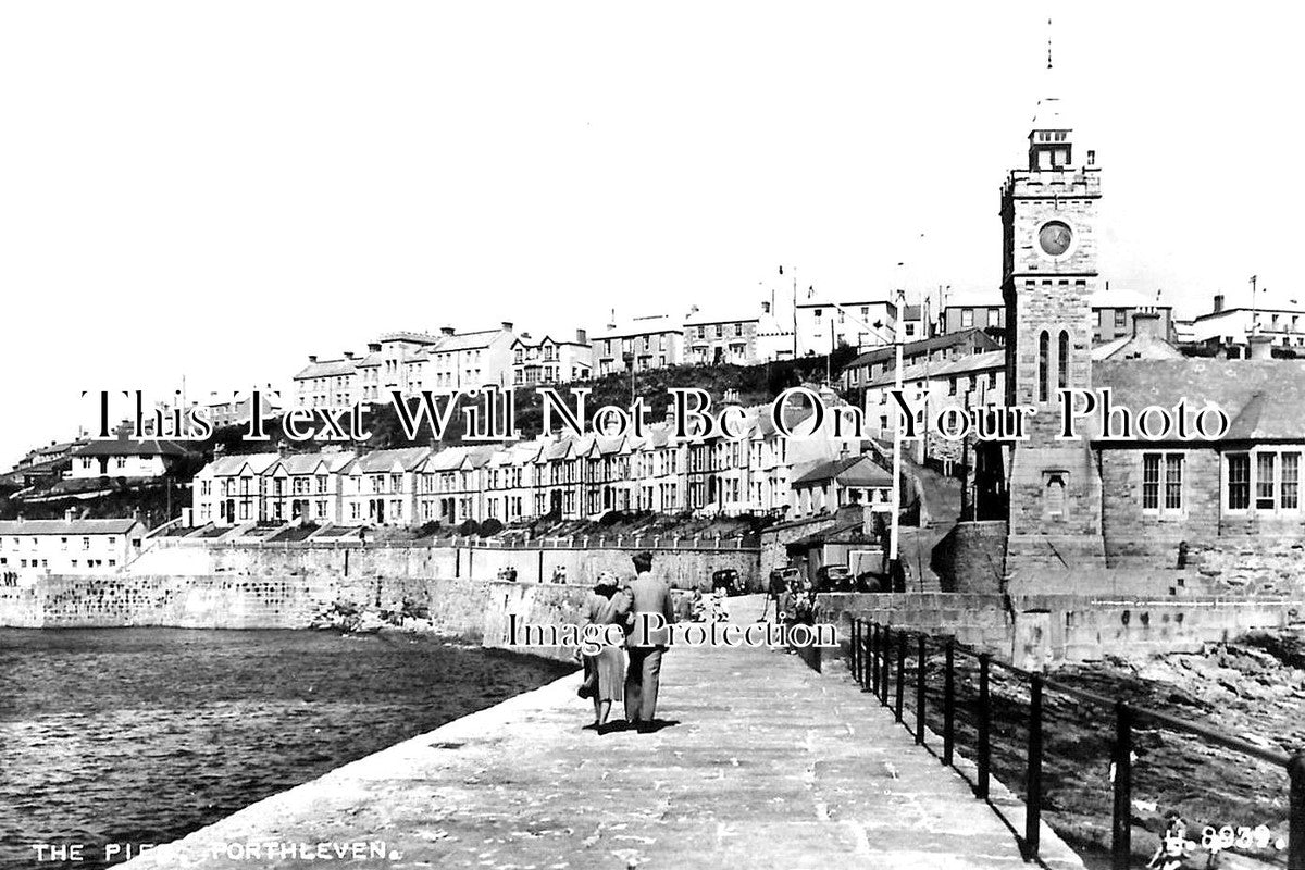 CO 1821 - The Pier, Porthleven, Cornwall