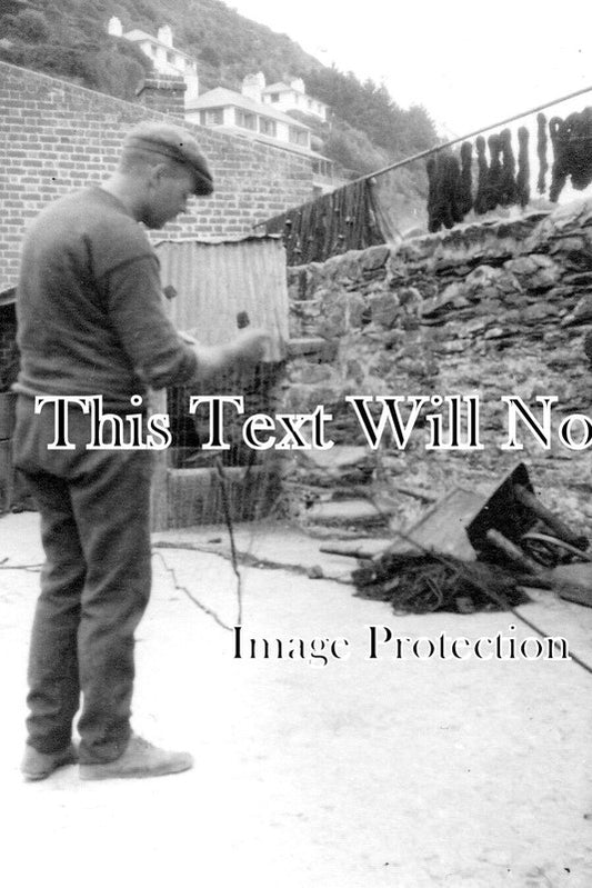 CO 1967 - Fisherman Mending Nets, Polperro, Cornwall