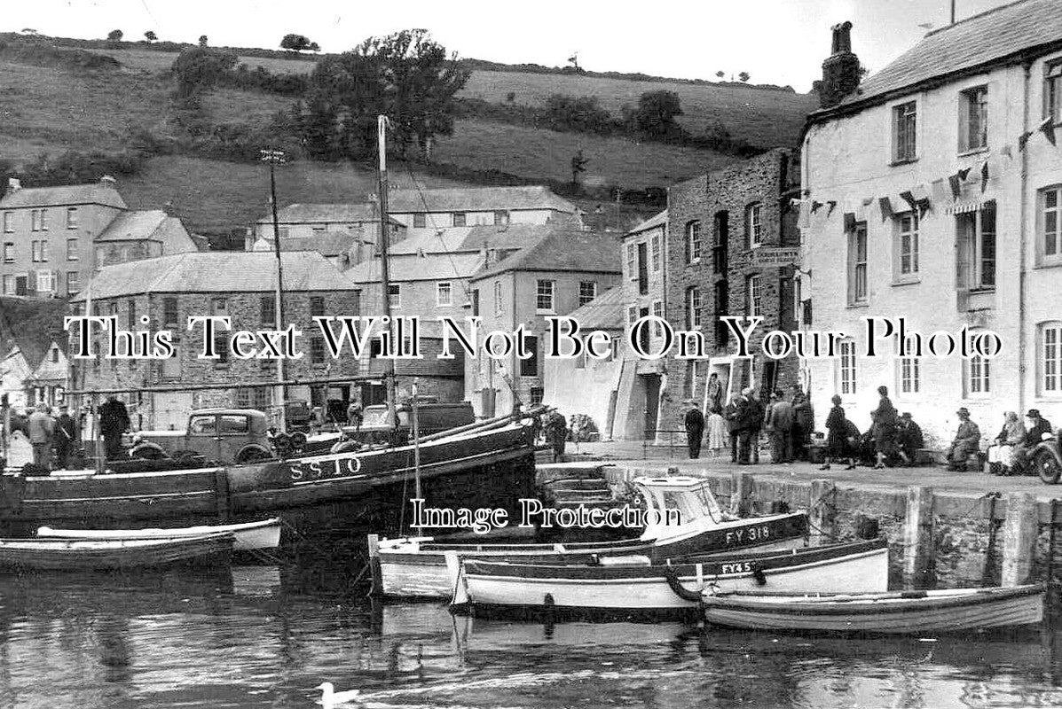 CO 2298 - The Inner Harbour, Mevagissey, Cornwall