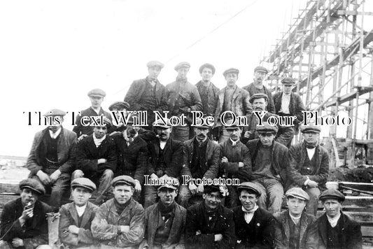 CO 2334 - Group Of Miners, Cornwall Mine