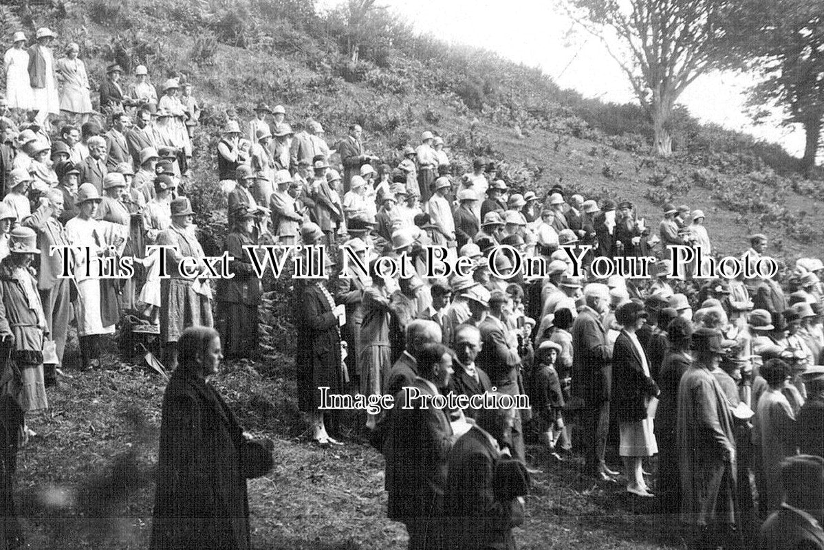 CO 2588 - Pilgrims Visit, Holy Well, Alatarnun, Launceston, Cornwall c1928